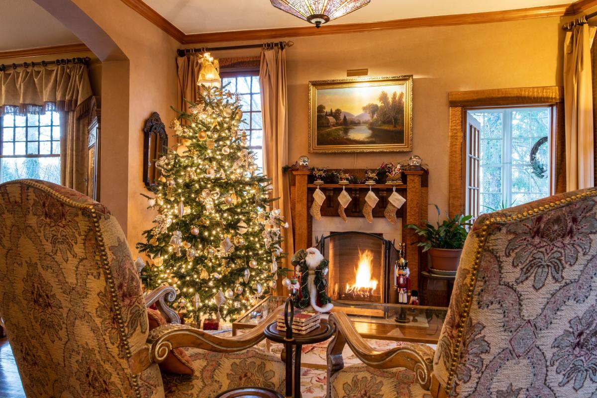 Deck the Halls: Asheville Bed & Breakfasts Go All Out for the Holidays