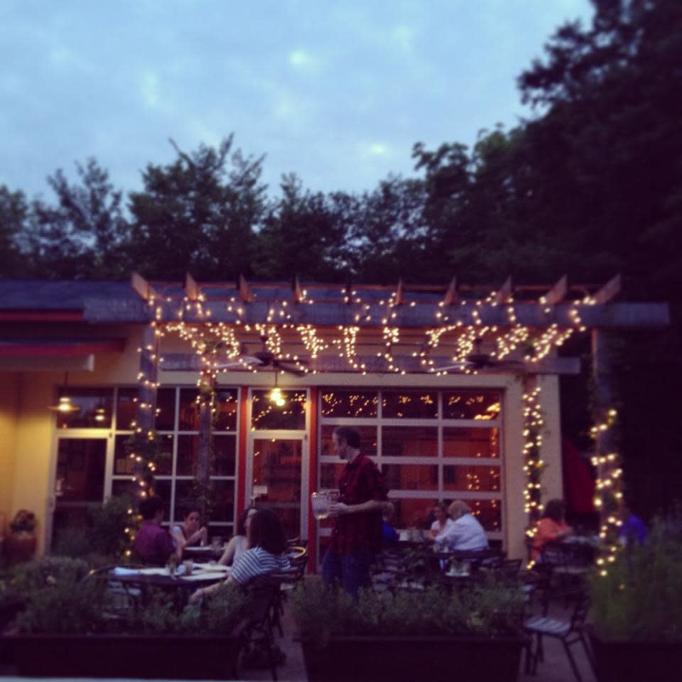 Athens, GA Neighborhoods Shopping, Dining & Entertainment