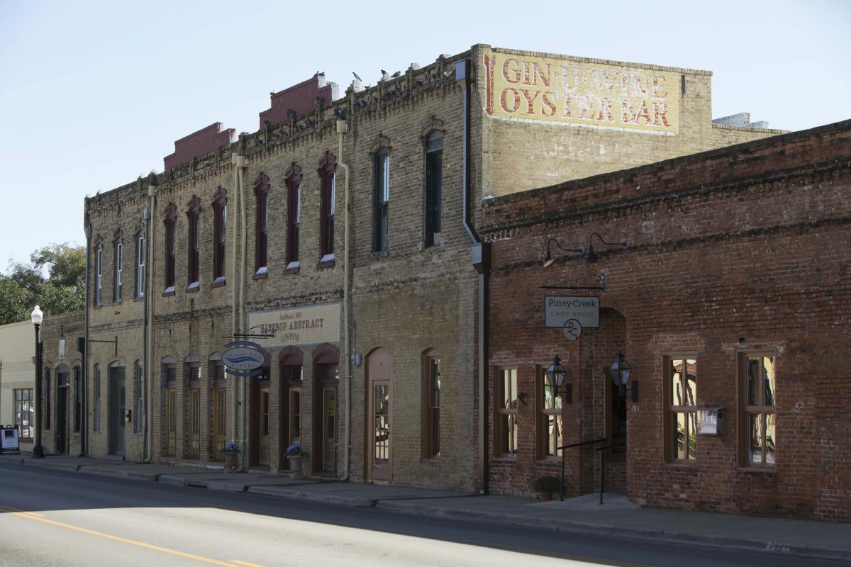 Historic Homes Buildings of Bastrop TX Over 130 Notable Sites