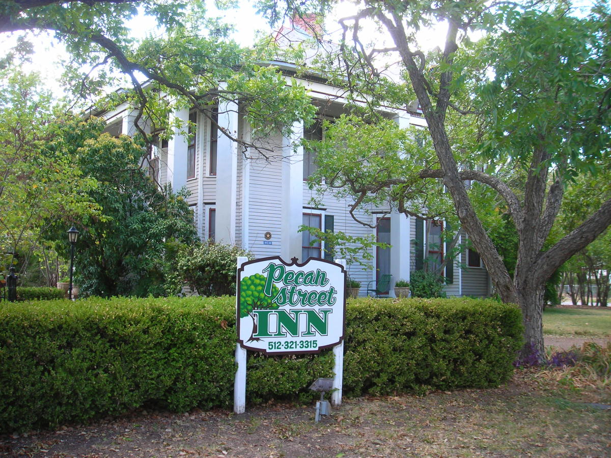 Bed & Breakfast in Bastrop, TX & Places to Stay