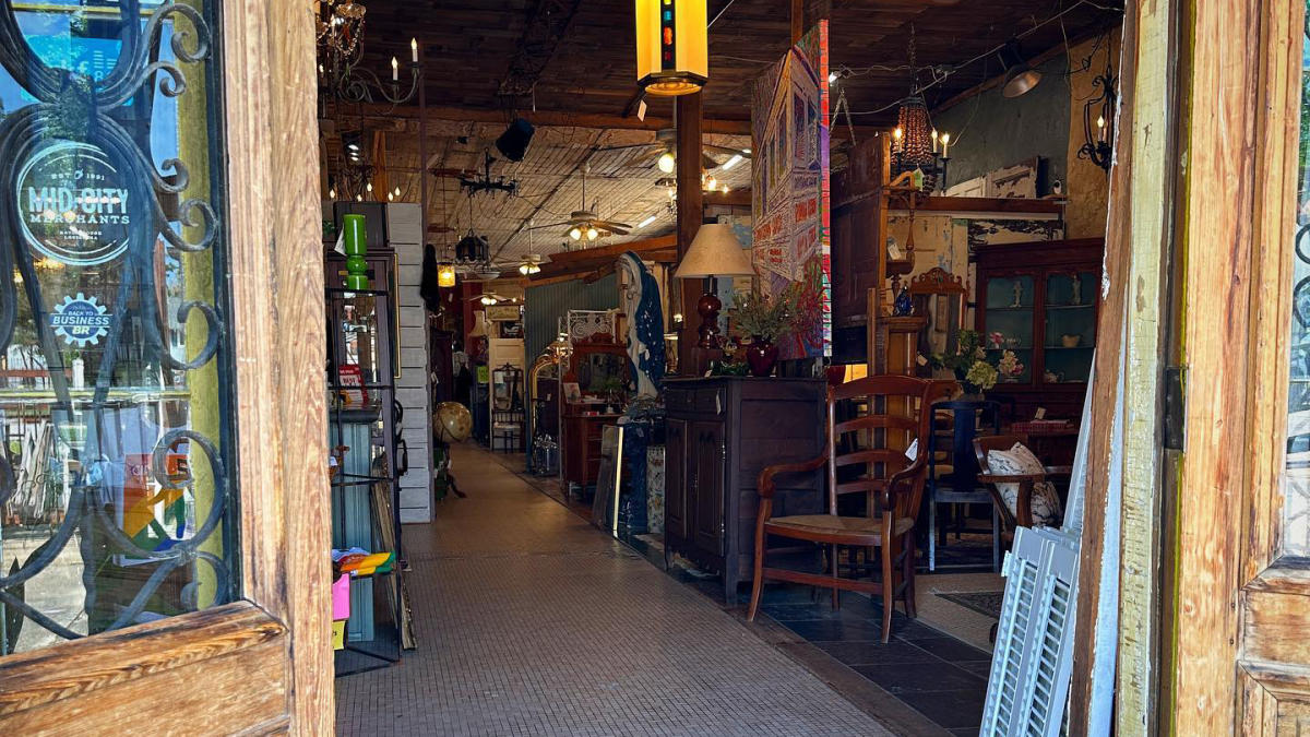 Guide to Antique and Vintage Shopping in Baton Rouge