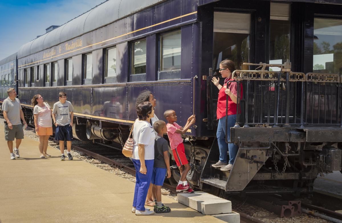 Request a Free Visitors Guide | About Bowling Green KY