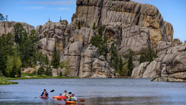 www.blackhillsbadlands.com