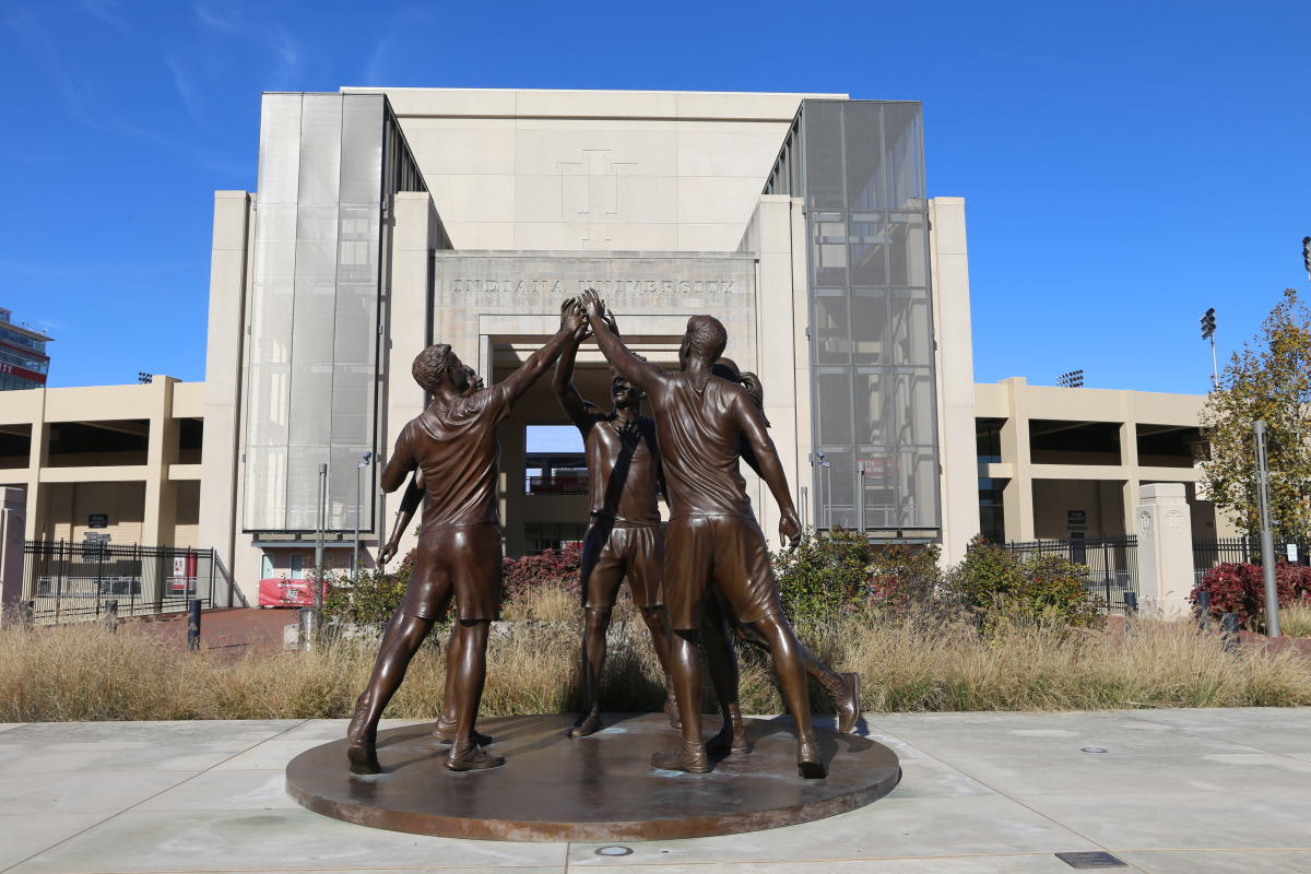 indiana-university-campus-statues