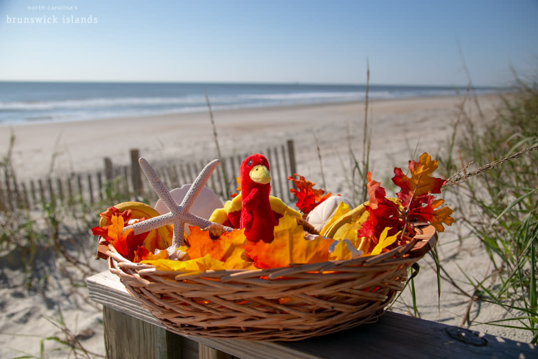 5 Reasons to Host a Beach Feast this Thanksgiving