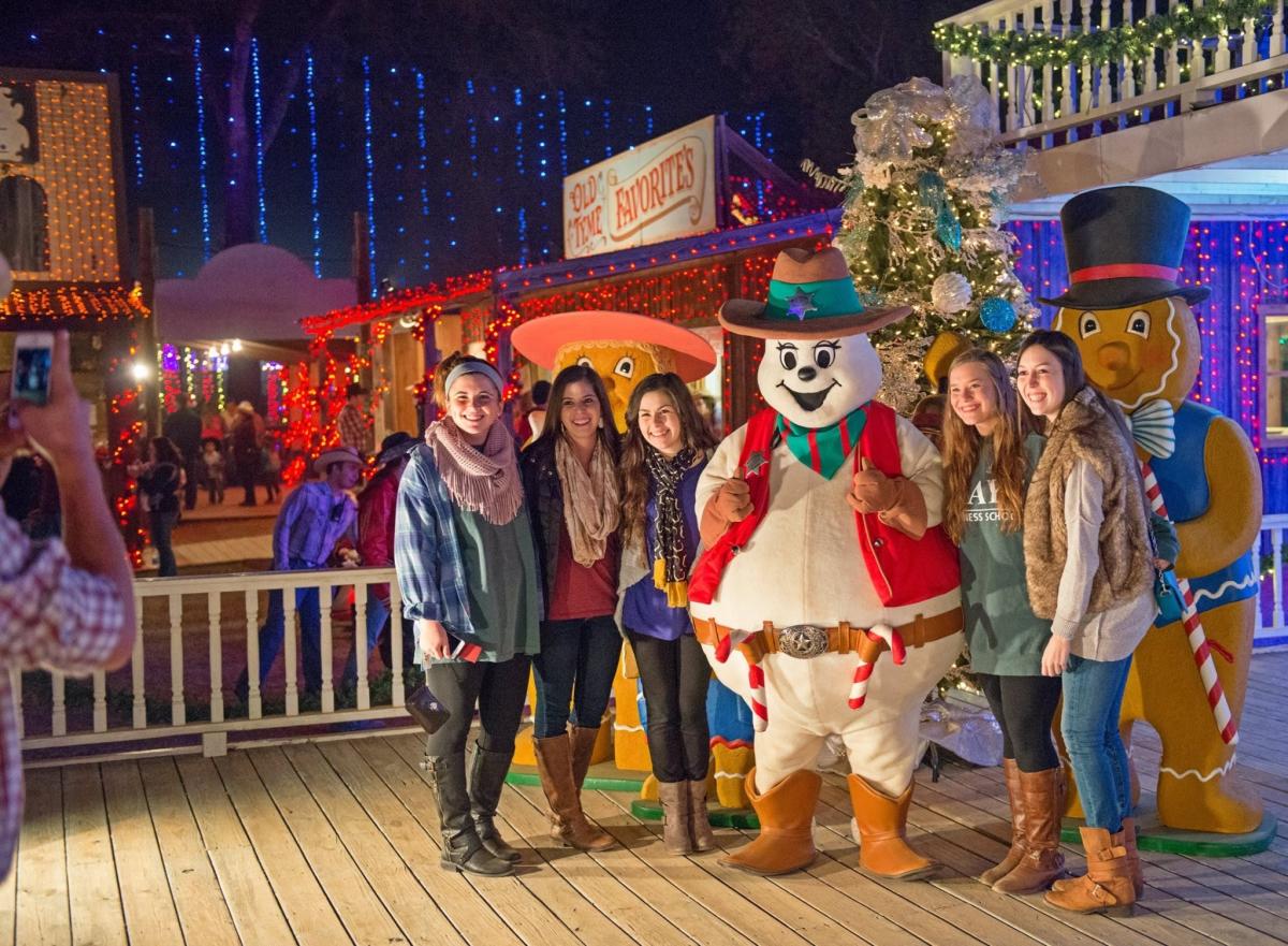 Festive Holiday Photo Ops In Bryan College Station Tx