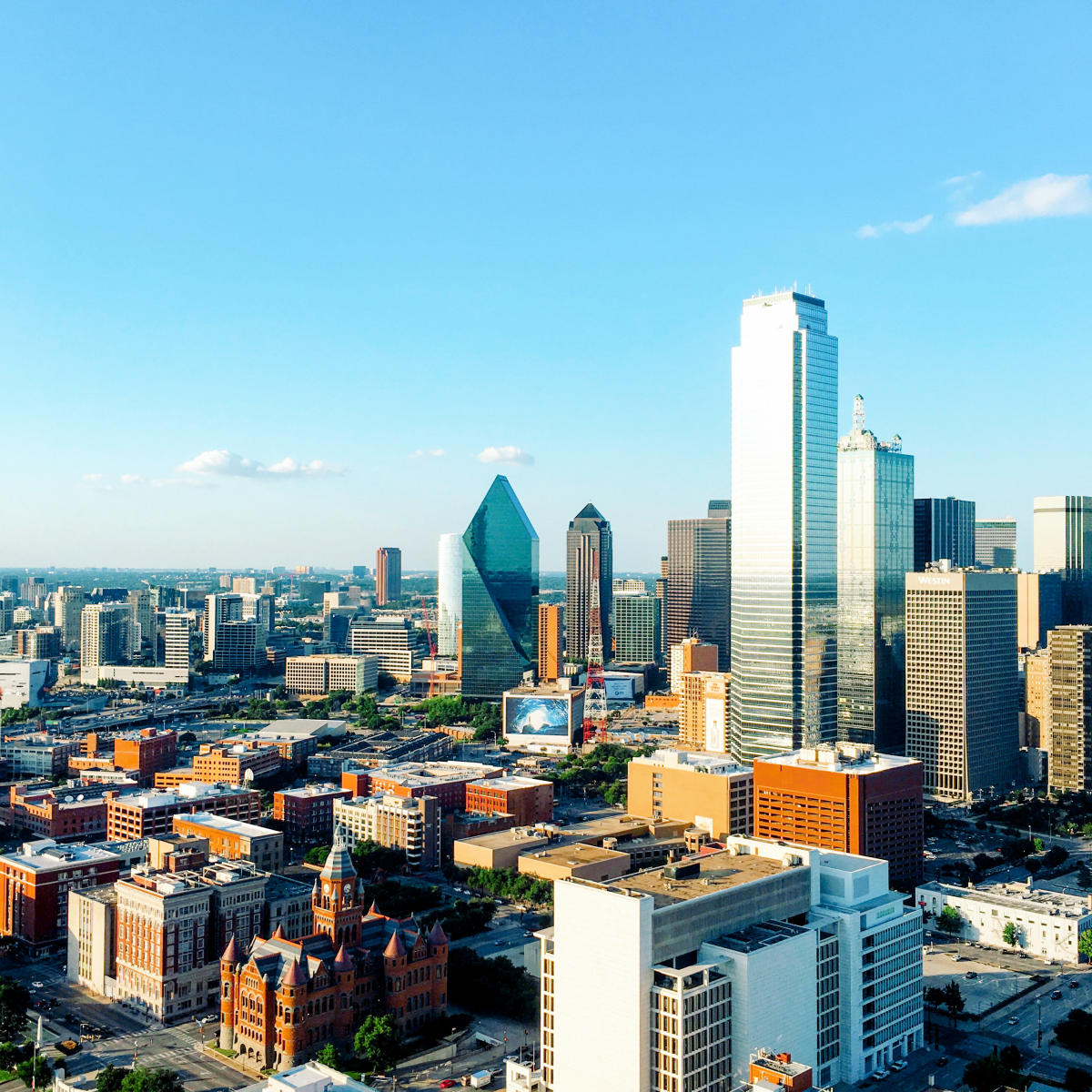 80+ Ideas for Tourists & Out-of-Town Guests Visiting Dallas