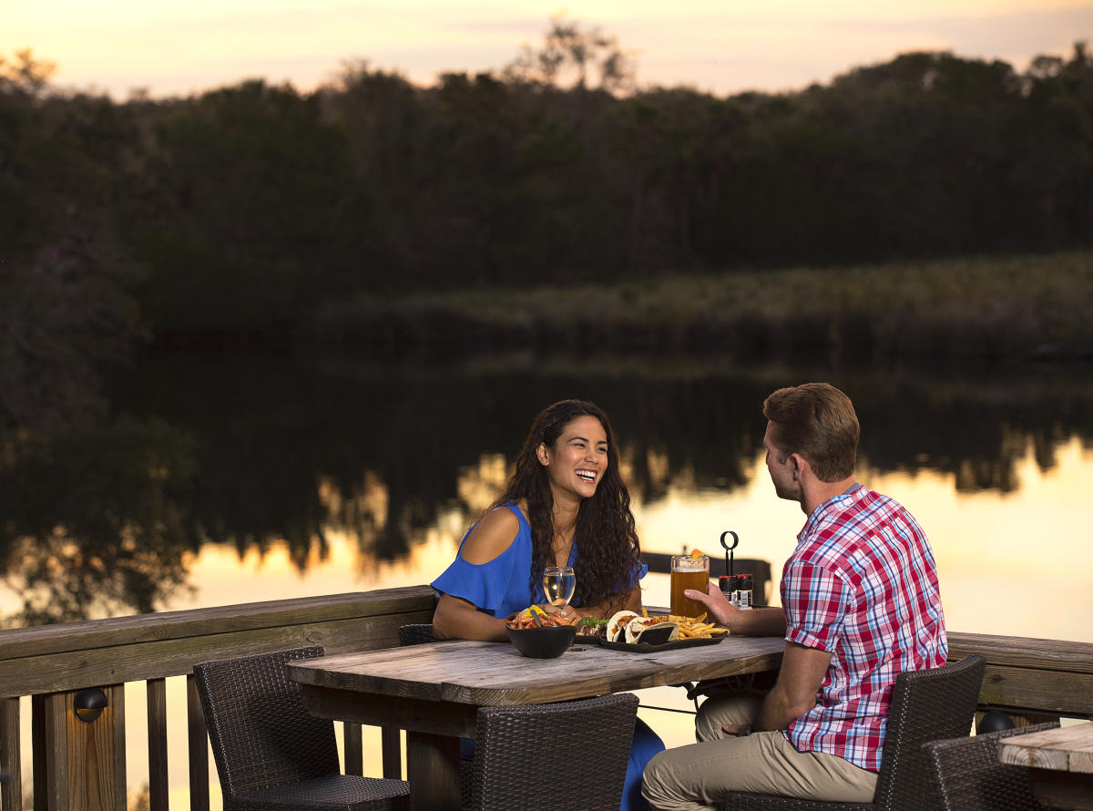 5 Daytona Beach Happy Hour Hot Spots to Suit Every Taste