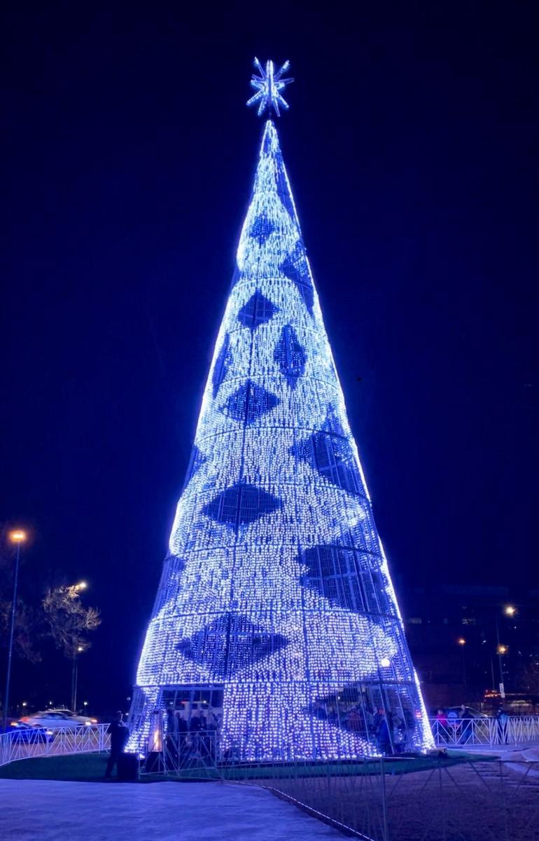America’s Tallest Digital Holiday Tree Returns to Denver for Second Year