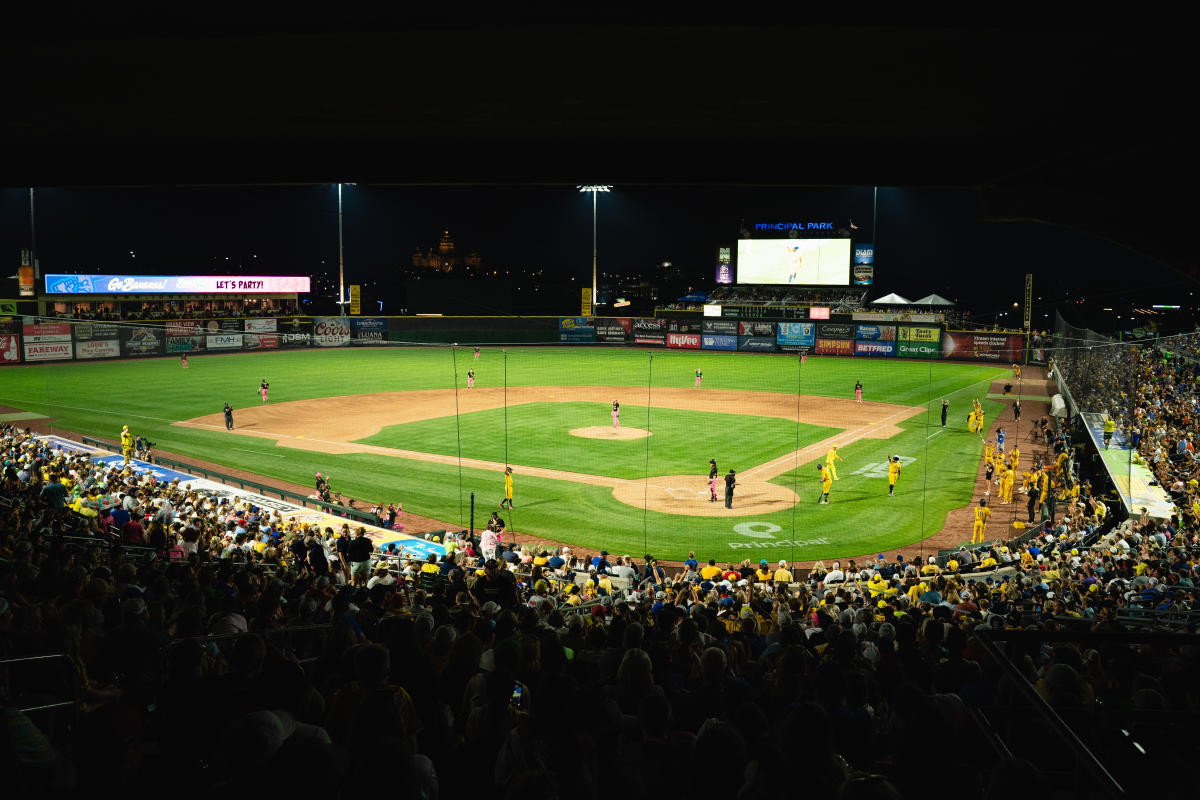 Savannah Bananas to play at Principal Park in Des Moines on 2023 tour