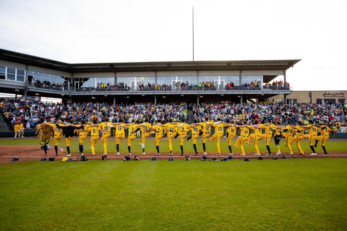 Savannah Bananas returning to Des Moines and Principal Park in 2024.