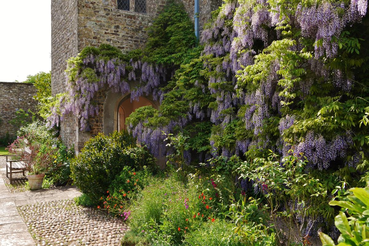 BBC Gardeners’ World 2for1 Gardens Card & Guide