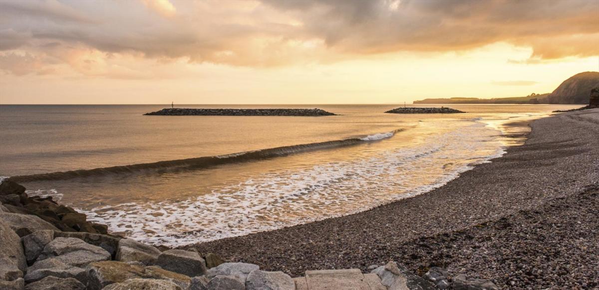 Sidmouth Town Beach retains Blue Flag Award