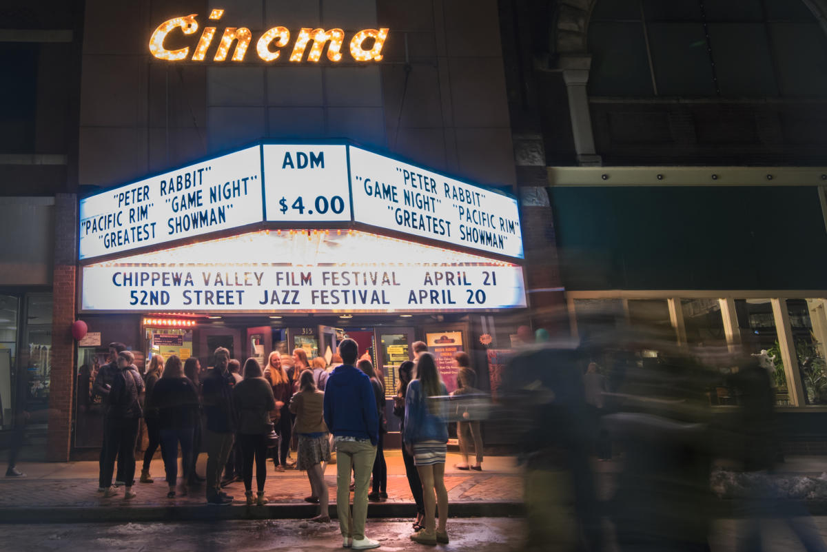 Downtown Eau Claire Restaurants, Bars, Shopping & Attractions