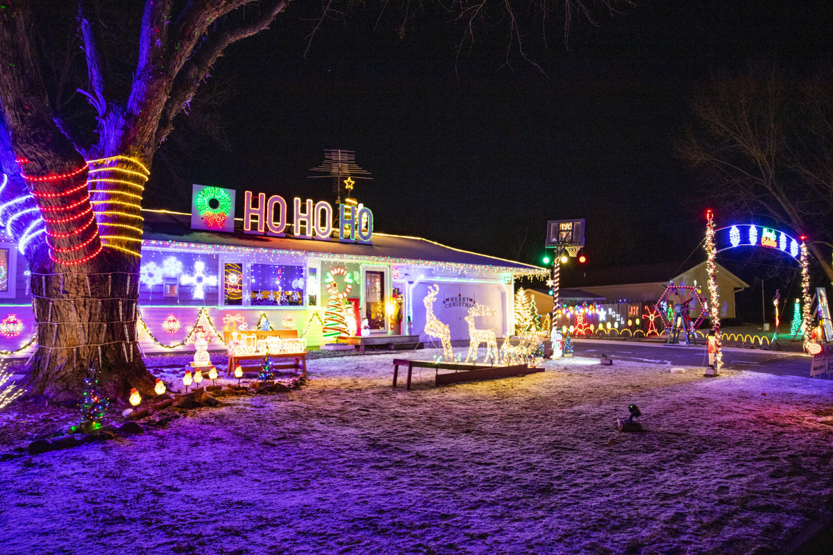 Eau Clagire Christmas Parazd 2022 Holiday Lights In Eau Claire | Chippewa Valley Parade Of Lights