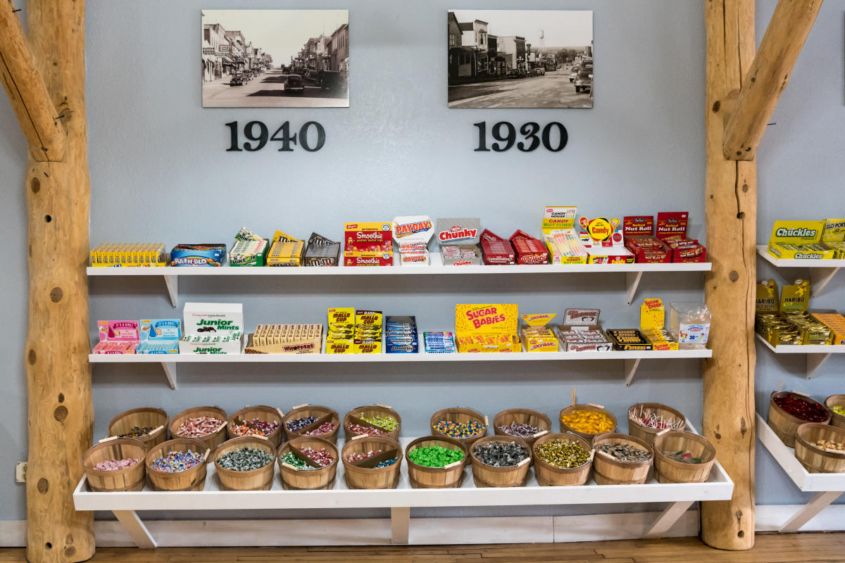 Shop LocalEly Business & Coupon Card List