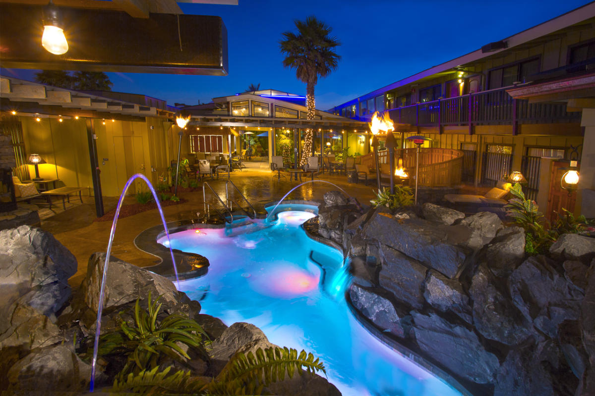 hotels motels near feather falls casino