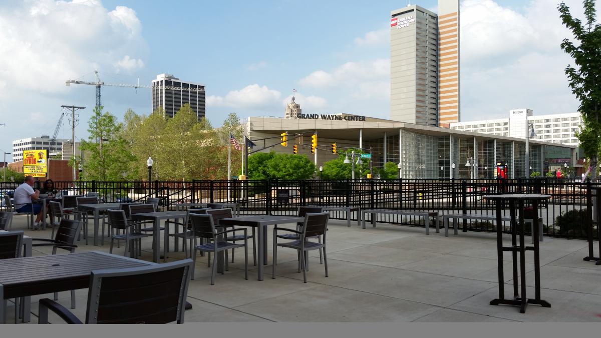 Outdoor Dining in Fort Wayne, IN