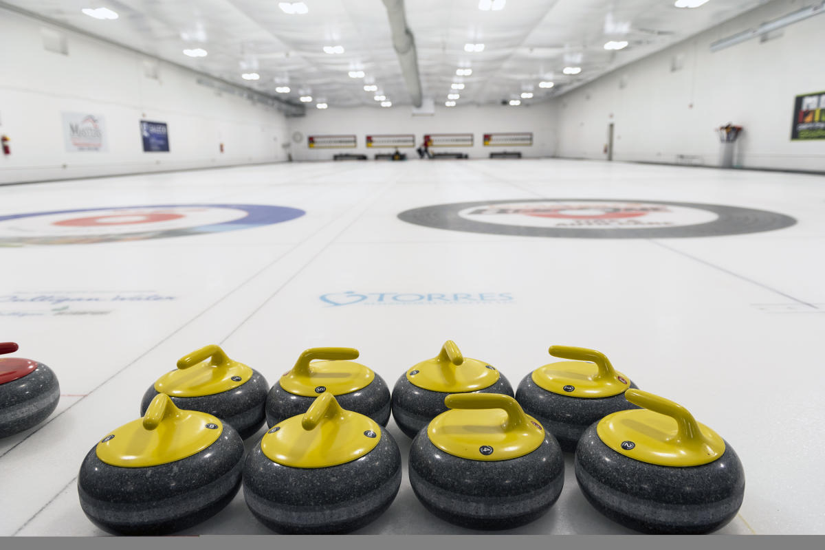 Take to the Ice at the Fort Wayne Curling Club Learn to Curl!