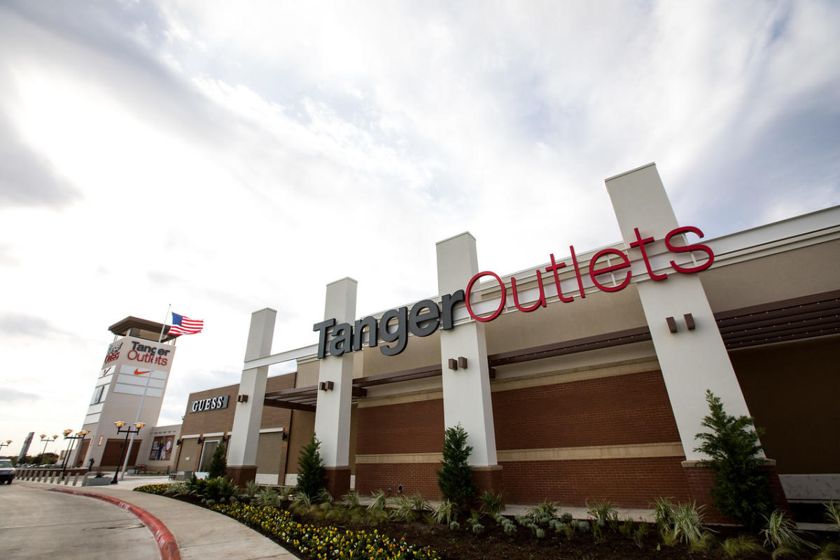 Tanger Outlets, 15853 North Fwy, Fort Worth, TX, Parking Garages - MapQuest