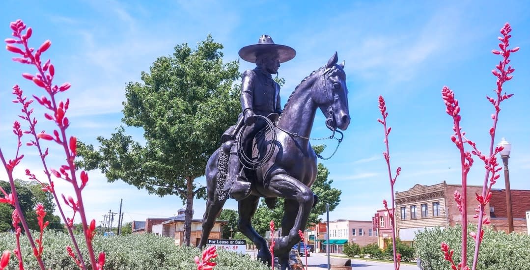 Hispanic Cultural Sites in Fort Worth Hispano, autor en Hispa Mall Página 7
