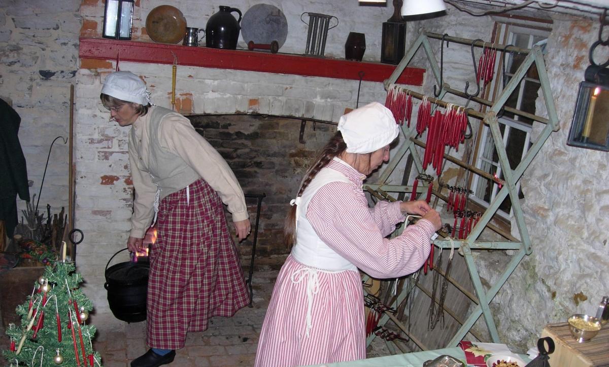 2021 Holiday Lights & Candlelight Tours in Frederick, MD