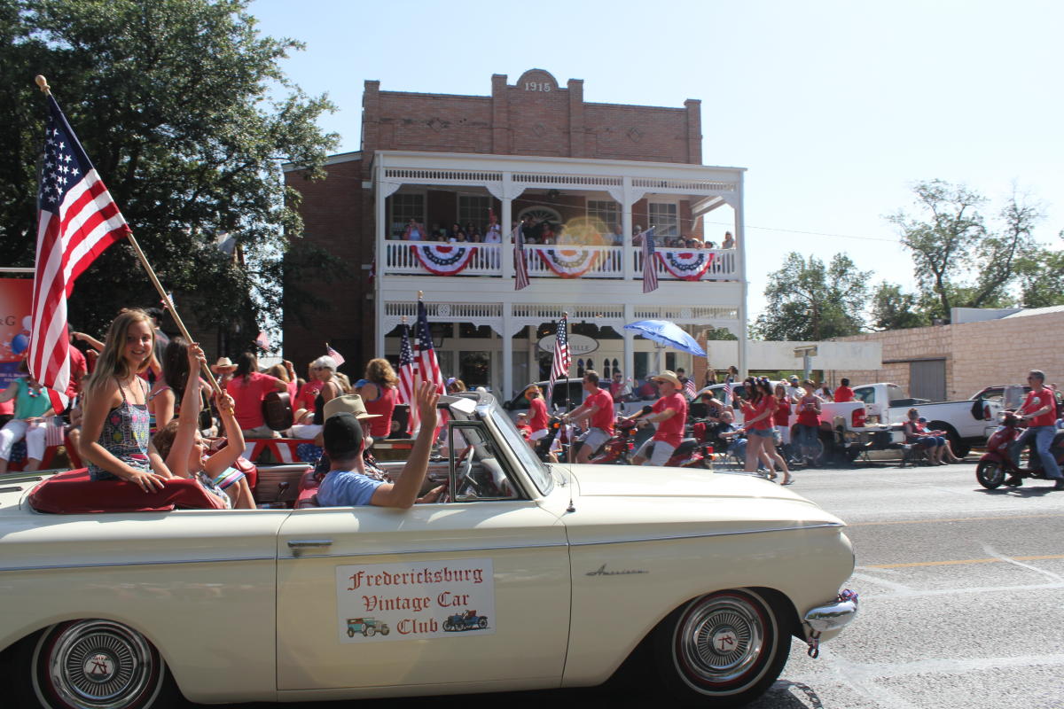Fredericksburg, TX Transportation Bicycles, Tours & Trolleys
