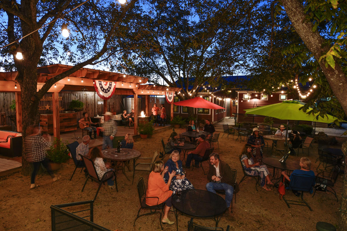 Live Music in Fredericksburg, TX Nightlife & Dancing