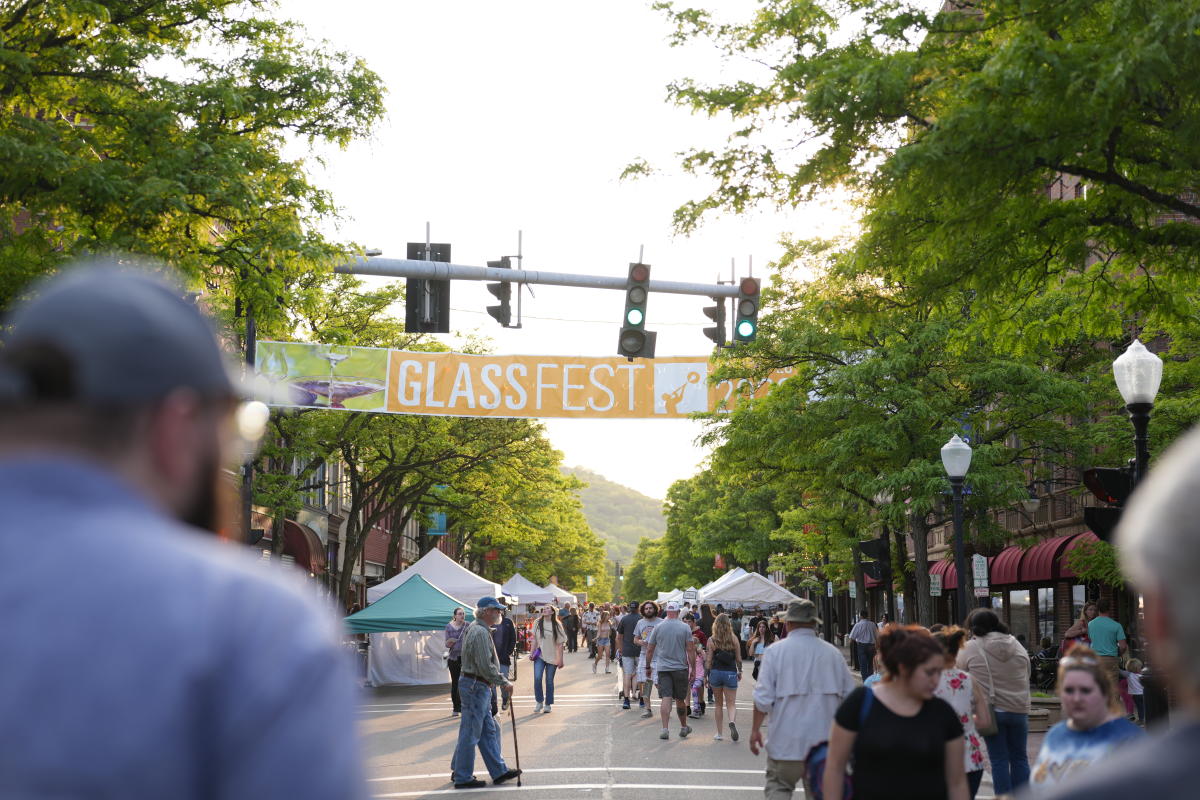 GlassFest 2024 A Weekend of Glass, Music, and Magic in Downtown Corning