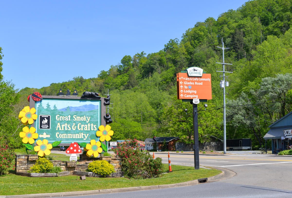 Creative Nights In Gatlinburg, TN Glass, Painting & Ceramics