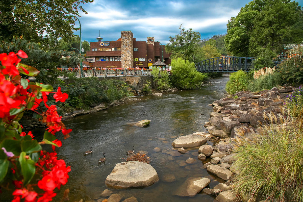 Media | Gatlinburg, TN, image size:1200x800