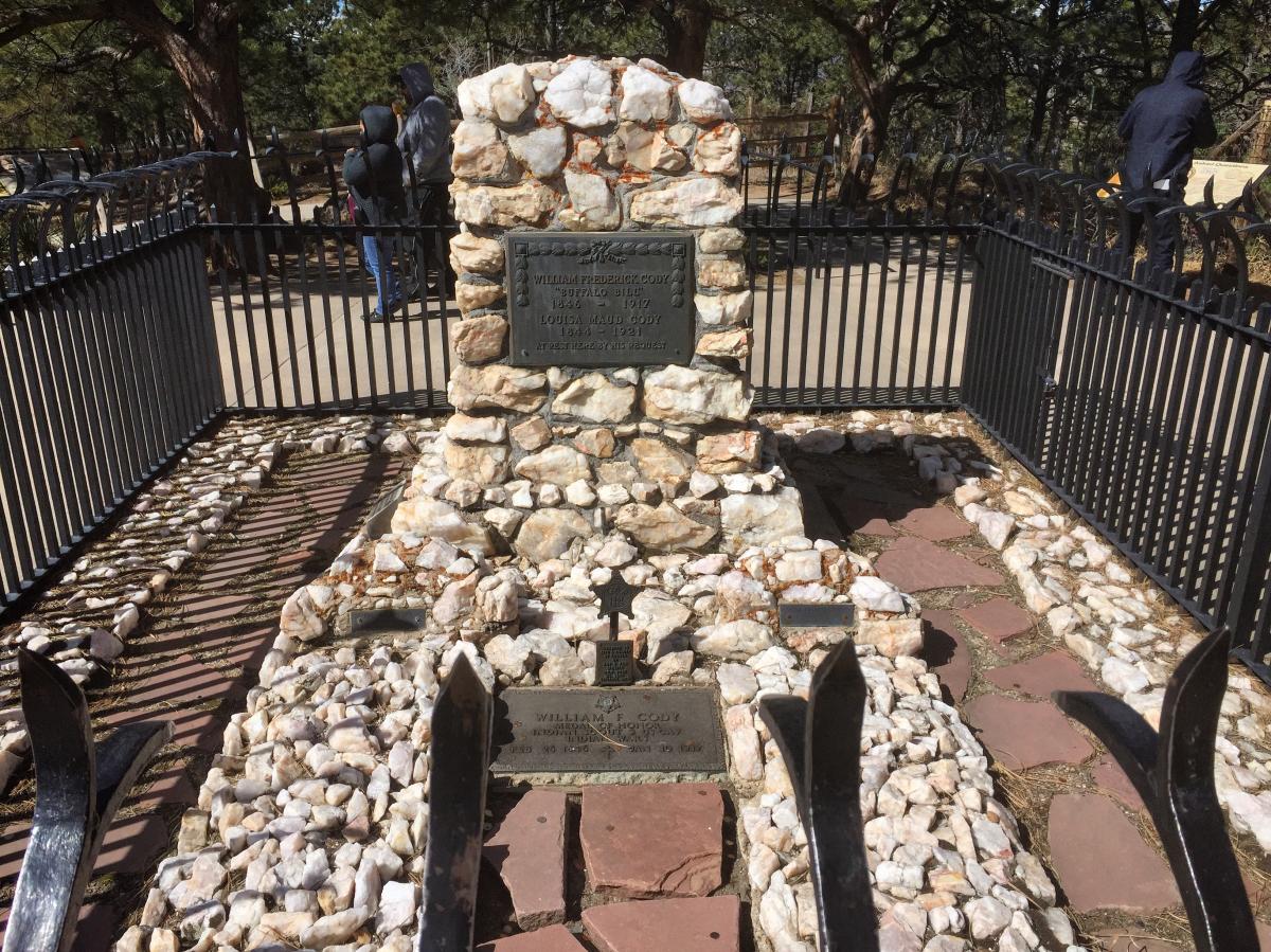 ihærdige Ejendomsret vegne Who's Buried in Buffalo Bill's Grave? Learn The True Answer on June 3, 2017!