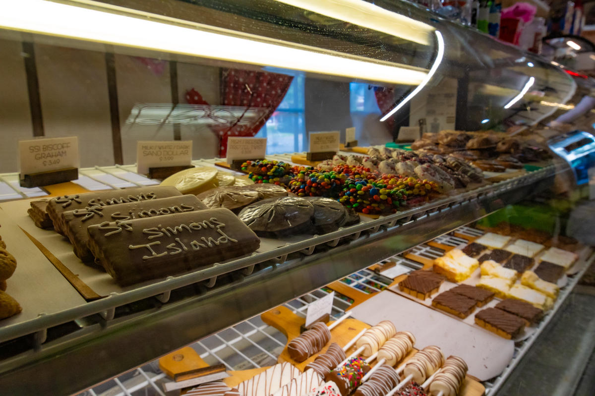 Desserts in Golden Isles, GA | Bakeries, Frozen Yogurt & Coffee