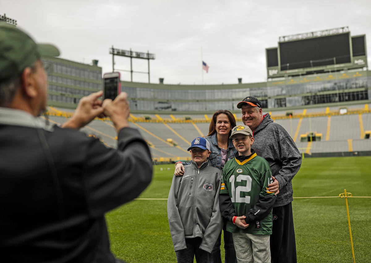 green bay packers lambeau field tours