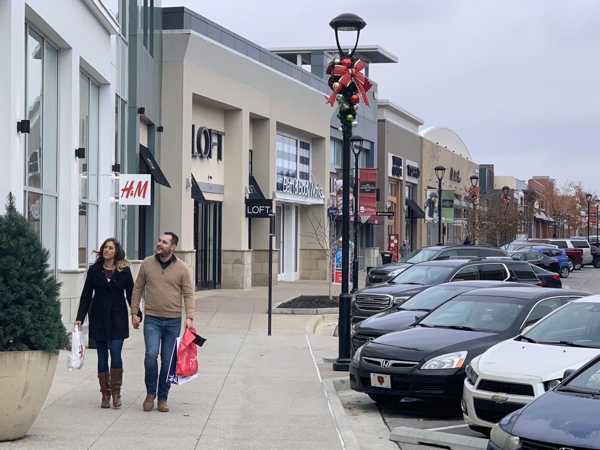 Holiday Shopping Near Indianapolis In Hendricks County