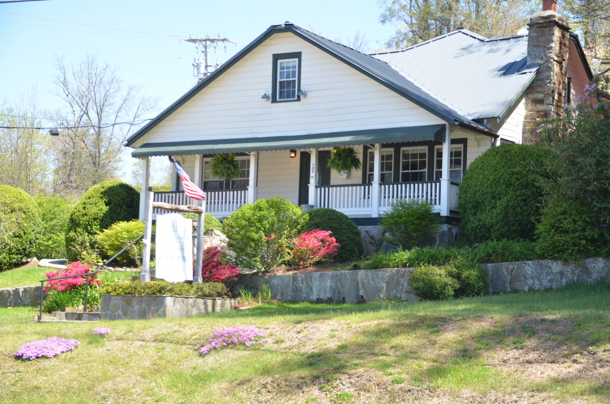 About the Chamber Highlands Chamber of Commerce