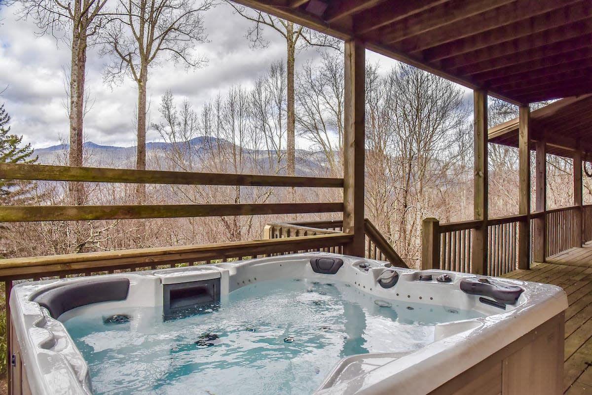 Top Vacation Rentals with Hot Tubs in the NC Mountains