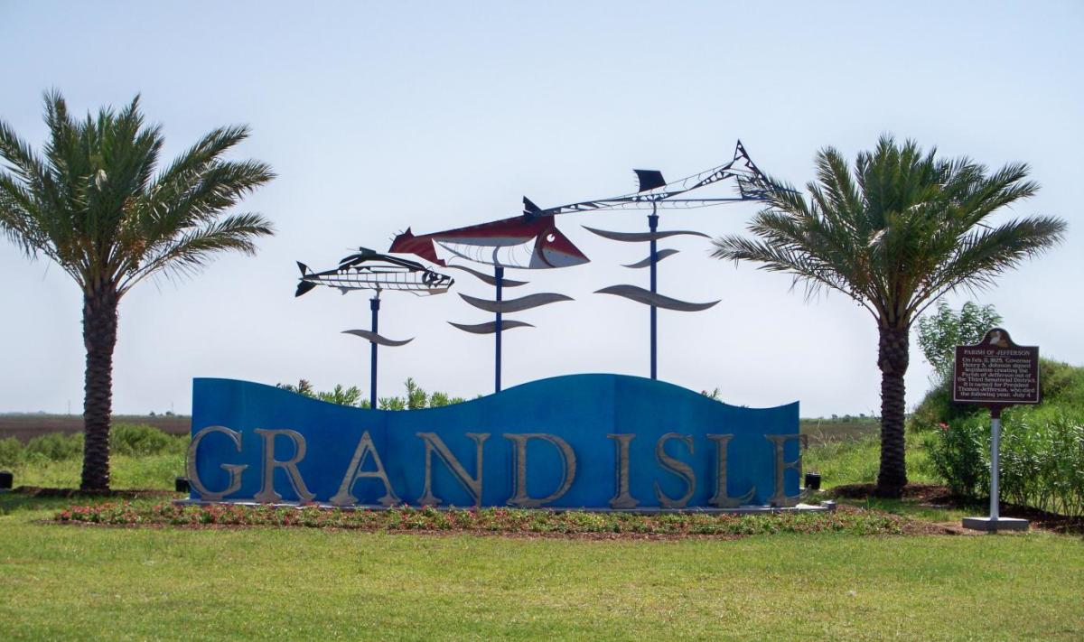 Grand Isle, Louisiana Attractions Beach, Dining & Water Sports