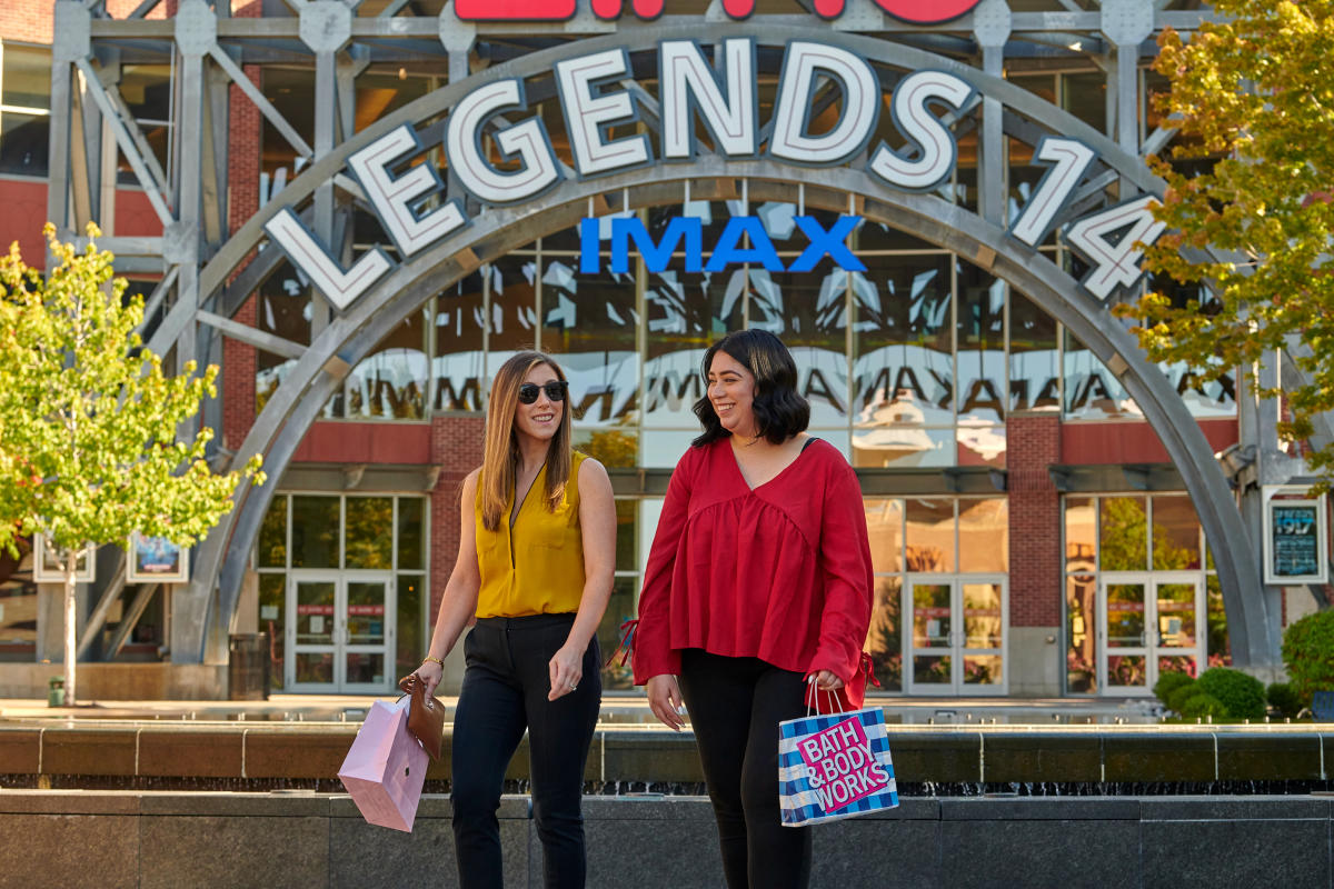 Vera Bradley will open Kansas City's first-area outlet store at Legends  Outlets this summer - Legends Outlets Kansas City - Outlet Mall, Deals,  Restaurants, Entertainment, Events and Activities