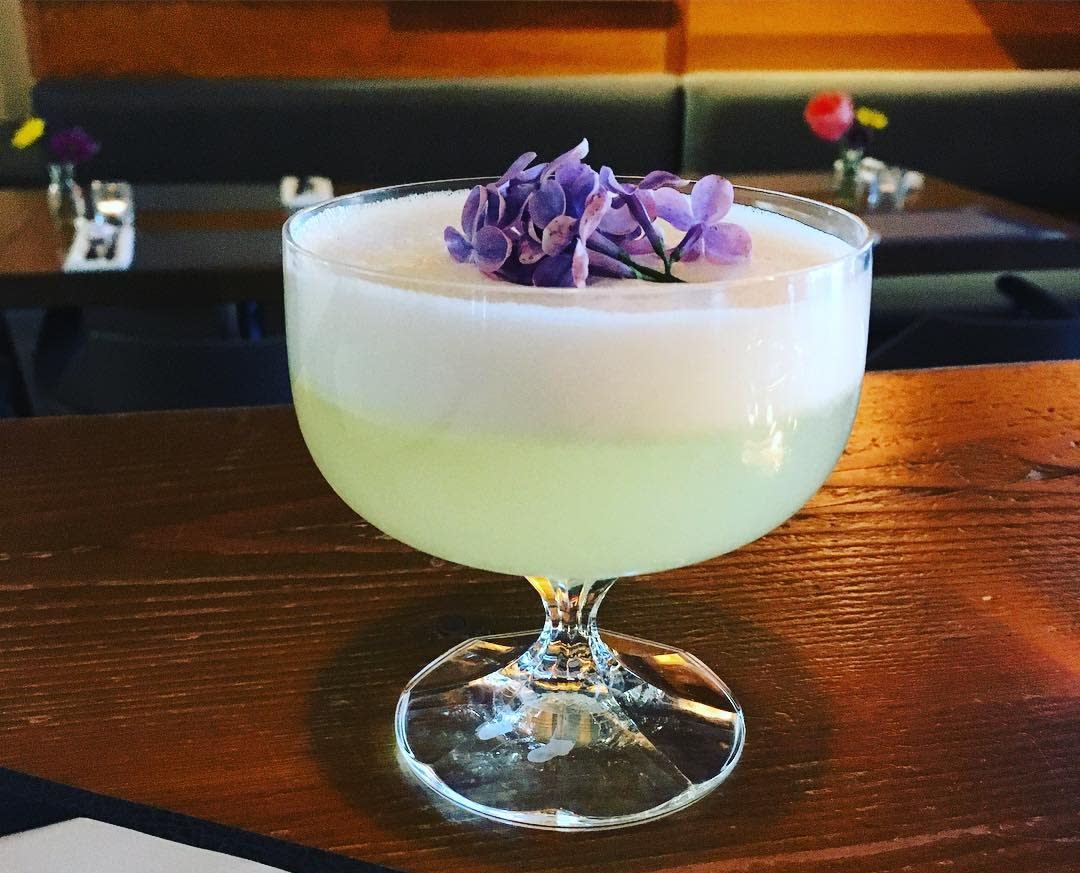 5 Kelowna Lounges to Visit for a Perfect Cocktail