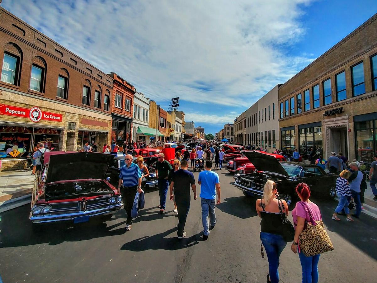 Downtown Kenosha, Wisconsin Parking, Events & Attractions