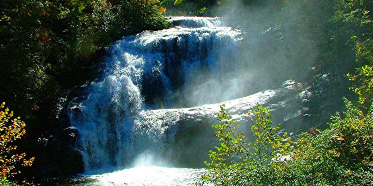 Top Waterfalls Near Knoxville For The Perfect Day Trip