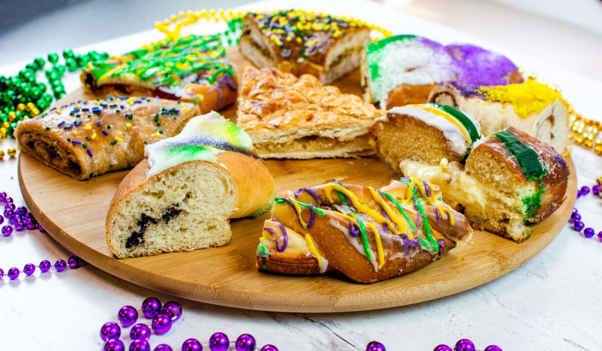 Brennan's Restaurant - 🖤💛 It's Game Day #whodat fans! Grab a Chocolate  'Black & Gold' King Cake for your tailgate from a local retailer or  restaurant (OR get it delivery by Dlivery