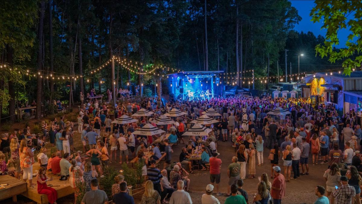 Discover Lake Norman New Year's Eve | Events & Celebrations