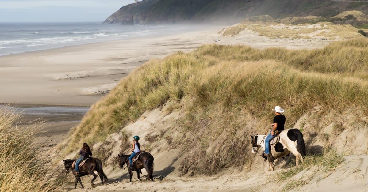 Horseback Riding | Oregon Coast | Guided | Eugene, Cascades & Oregon Coast