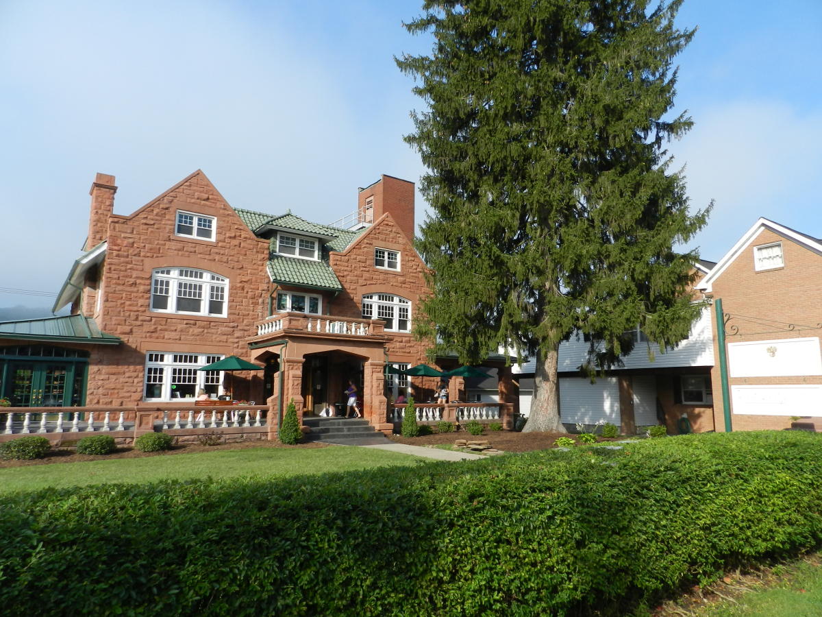 Laurel Highlands, PA Bed & Breakfasts & Country Inns