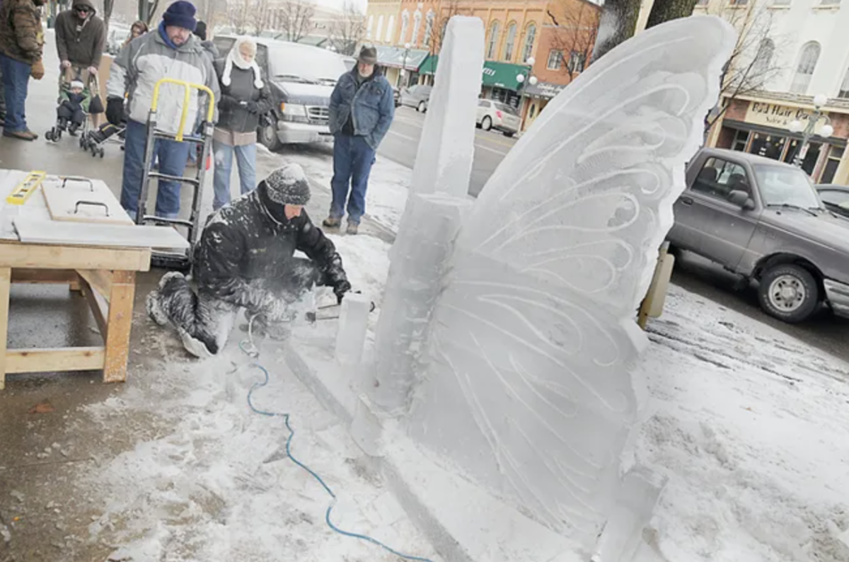 Discovering the Tecumseh Ice Sculpture Festival in Southeastern Michigan