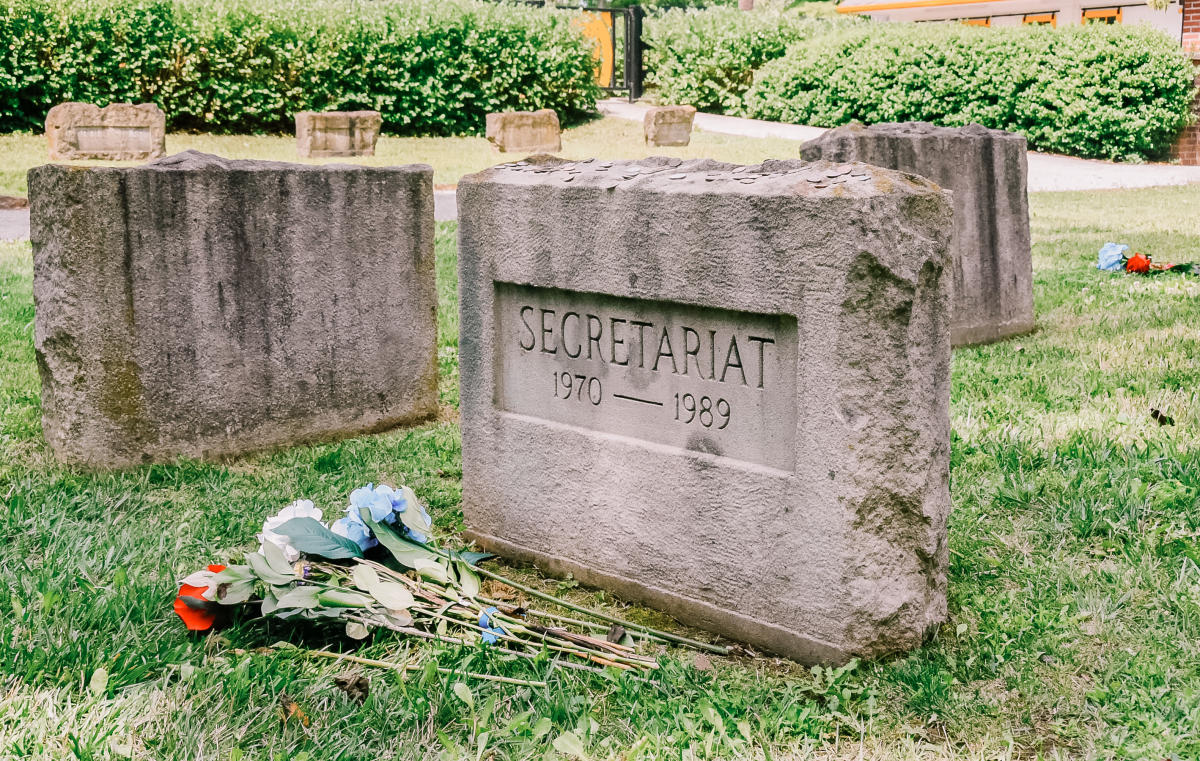 visit secretariat's grave