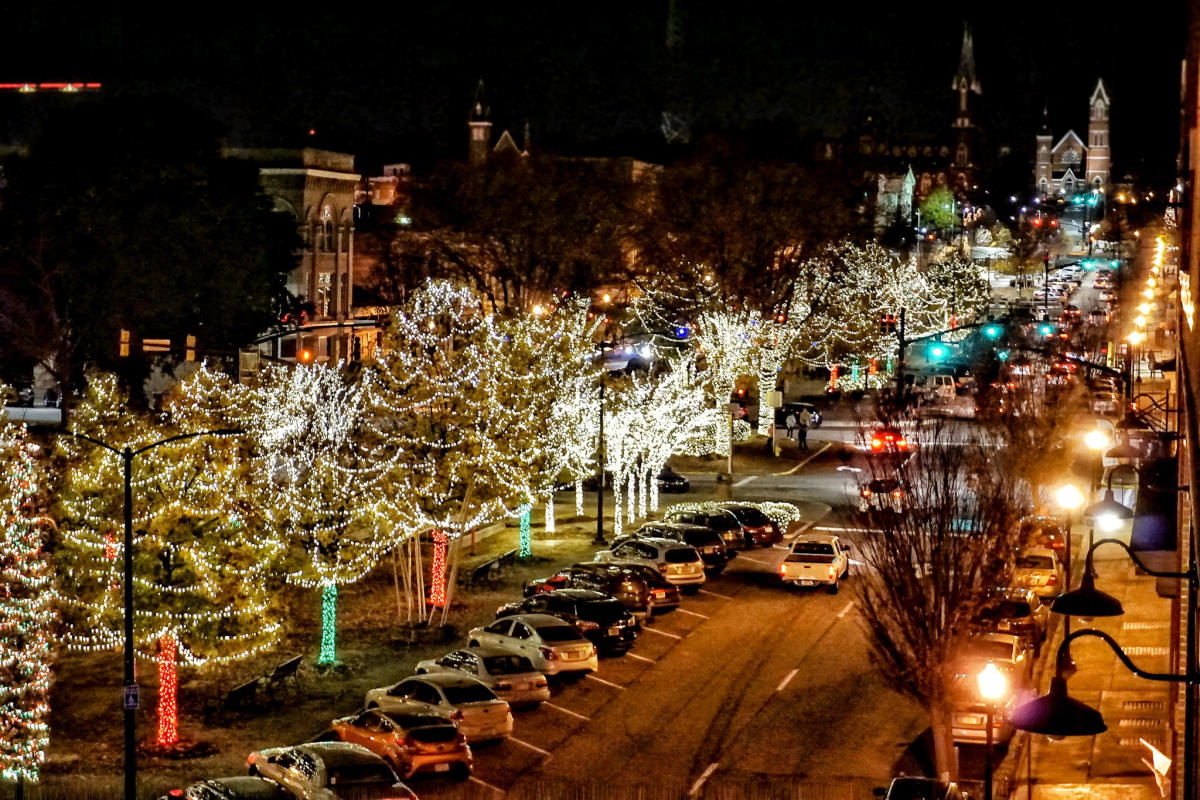 Holiday Things to Do in Macon, GA Light Shows & Markets