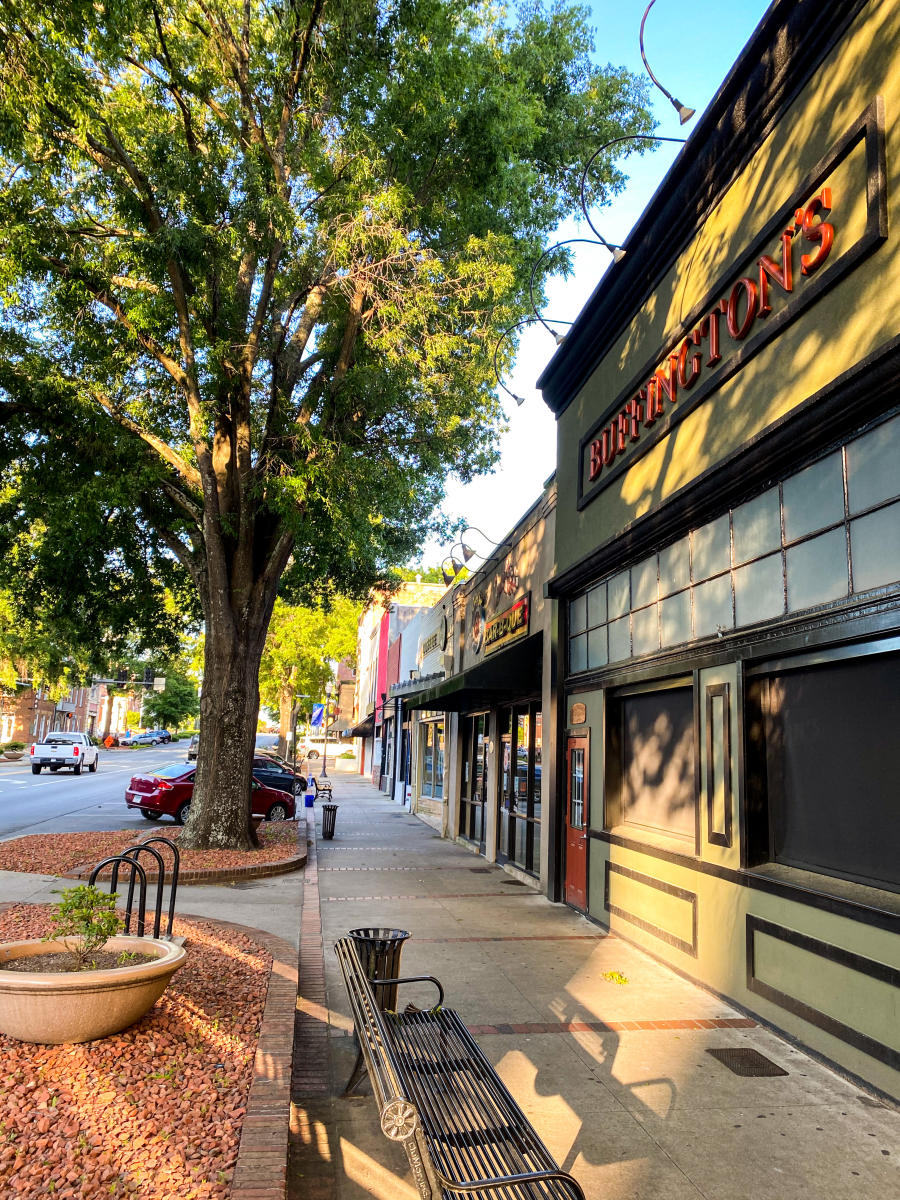 Top 10 Restaurants within Walking Distance of Campus